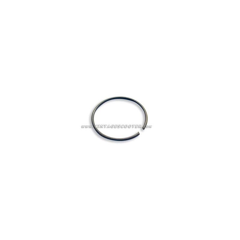 Clips pour pipe admission Vespa 50 & 125 Primavera / ET3 Clips pour pipe admission Vespa 50 & 125 Primavera / ET3